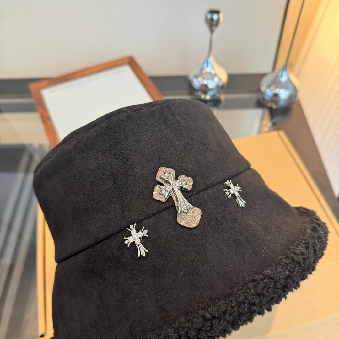 💰100¥ Croxin new wool bucket hat, foldable